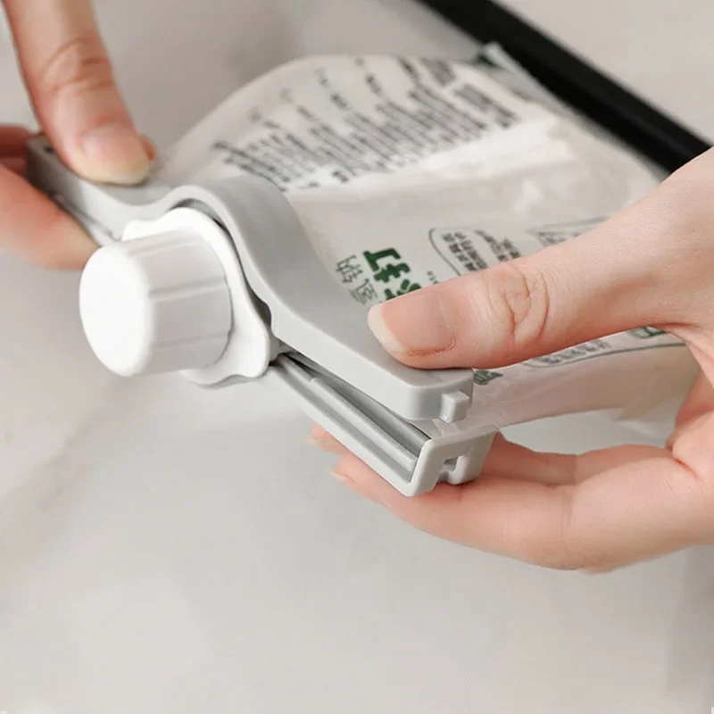 مشابك أكياس لحفظ الطعام والوجب - مراجعة Food Storage Zip Lock Bags وسعره